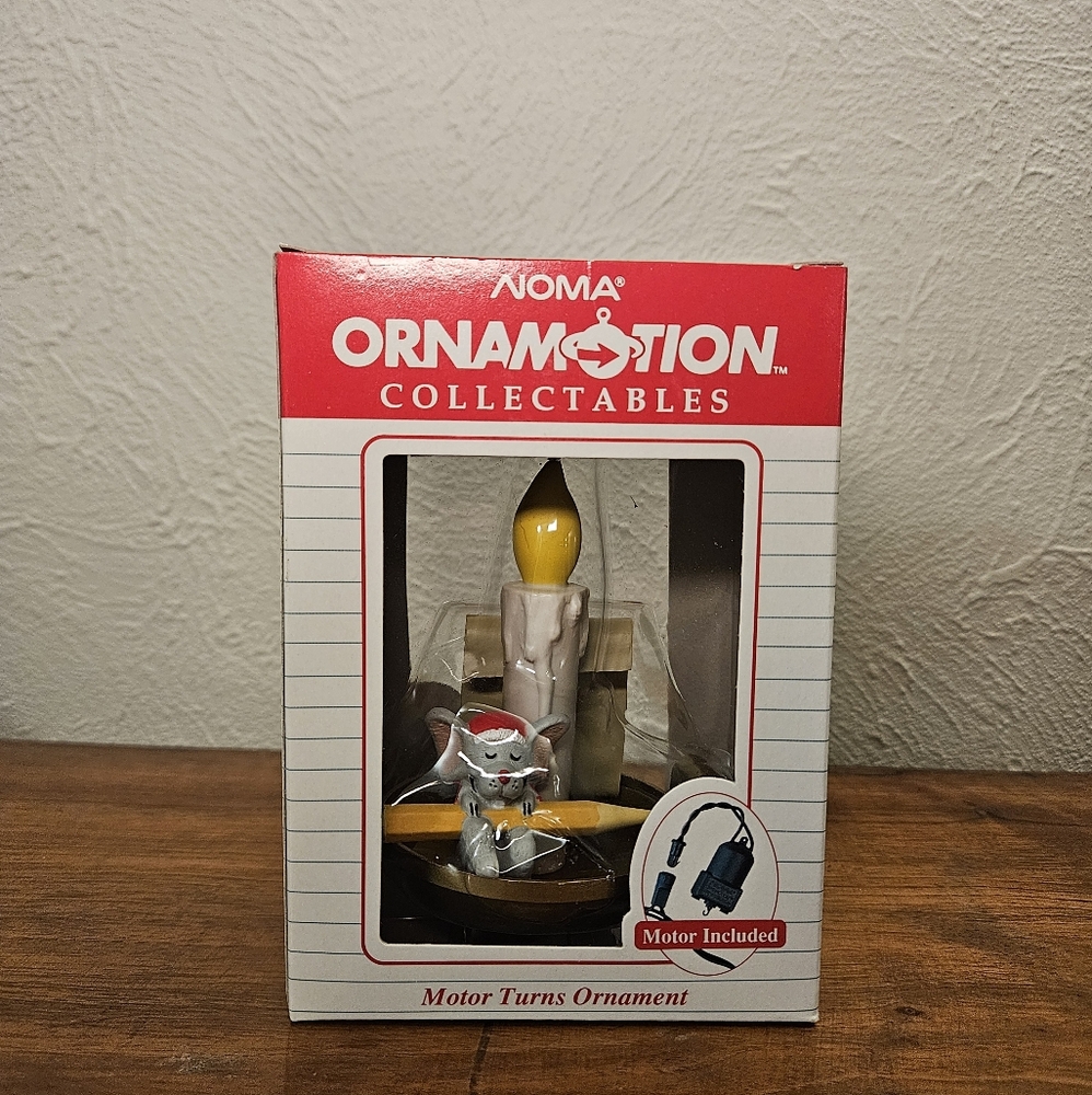 NOMA 1989 OrnaMotion Christmas‎ Ornament Mouse Writing by Candle Candlestick NOS